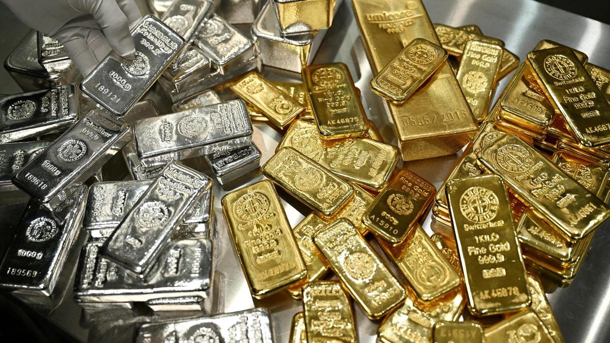 The sharp fall in precious metal prices reflects the impact of global economic conditions, rising interest rate expectations and geopolitical tensions on investor sentiment.